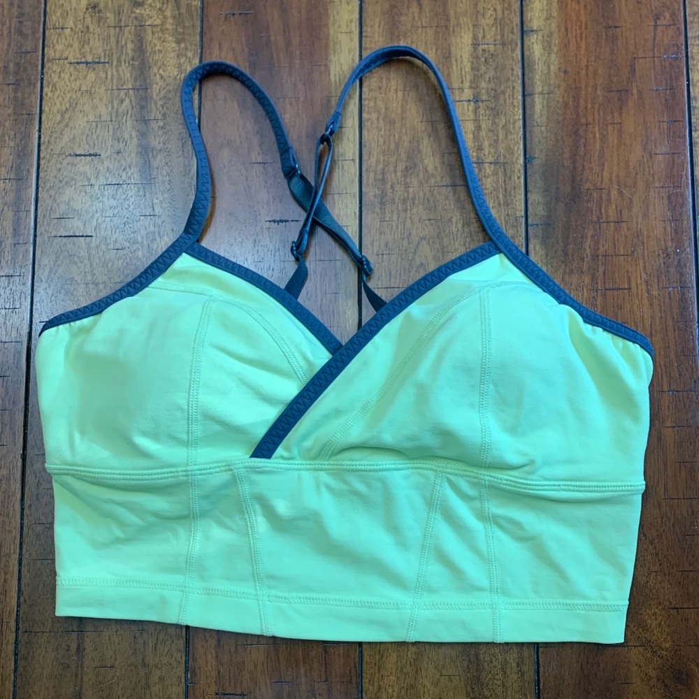 Lululemon sports bra